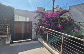 4-zimmer einfamilienhaus 350 m² in Agios Athanasios (Cyprus), Zypern. 850 000 €
