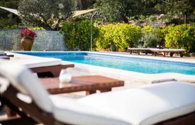 Villa – Ibiza, Balearen, Spanien. 2 600 €  pro Woche