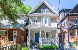Haus in der Stadt – York, Toronto, Ontario,  Kanada. C$2 057 000