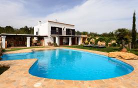 Villa – Ibiza, Balearen, Spanien. 3 700 €  pro Woche