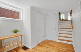 7-zimmer haus in der stadt in Etobicoke, Kanada. C$1 475 000