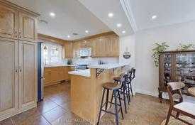 11-zimmer haus in der stadt in Scarborough, Kanada. C$2 419 000