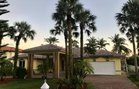 8-zimmer villa 434 m² in Miami, Vereinigte Staaten. $1 499 000