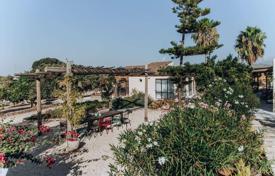 Villa – Llubí, Balearen, Spanien. 8 500 €  pro Woche
