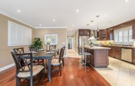 10-zimmer haus in der stadt in North York, Kanada. C$1 720 000