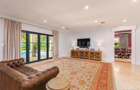 8-zimmer villa 466 m² in Miami, Vereinigte Staaten. $1 995 000
