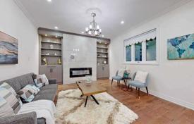 5-zimmer haus in der stadt in Scarborough, Kanada. C$2 340 000