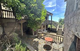 5-zimmer einfamilienhaus 200 m² in Herceg Novi city, Montenegro. 220 000 €