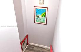 4-zimmer haus in der stadt 160 m² in Miami, Vereinigte Staaten. $439 000