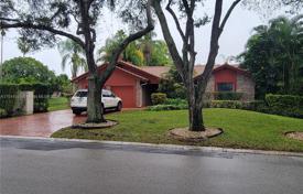 Haus in der Stadt – Coral Springs, Florida, Vereinigte Staaten. $699 000