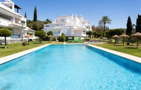 2-zimmer wohnung 100 m² in Marbella, Spanien. 310 000 €