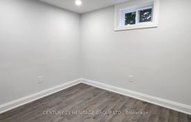 11-zimmer stadthaus in North York, Kanada. C$1 422 000
