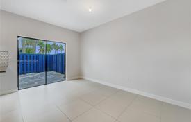 3-zimmer haus in der stadt 165 m² in Miami, Vereinigte Staaten. $440 000