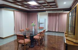 4-zimmer penthaus in Watthana, Thailand. $3 060  pro Woche