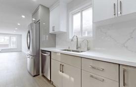10-zimmer haus in der stadt in Scarborough, Kanada. C$1 826 000