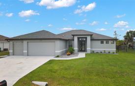 4-zimmer haus in der stadt in Cape Coral, Vereinigte Staaten. $570 000