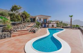 Villa – Adeje, Santa Cruz de Tenerife, Kanarische Inseln (Kanaren),  Spanien. 1 595 000 €