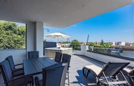 2-zimmer wohnung 100 m² in Poreč, Kroatien. 330 000 €