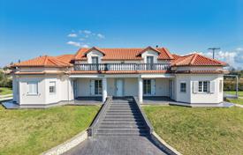 3-zimmer villa 272 m² auf der Peloponnes, Griechenland. 490 000 €