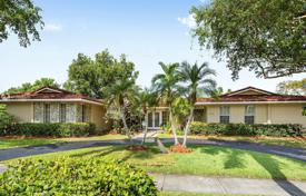 Villa – Pinecrest, Florida, Vereinigte Staaten. 887 000 €