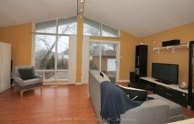 9-zimmer haus in der stadt in Etobicoke, Kanada. C$1 487 000