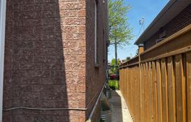 11-zimmer haus in der stadt in North York, Kanada. C$1 783 000