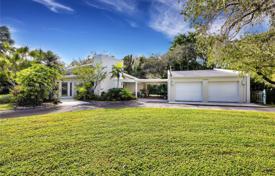 9-zimmer haus in der stadt 296 m² in Miami, Vereinigte Staaten. $2 350 000