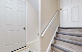 12-zimmer haus in der stadt in Scarborough, Kanada. C$1 682 000