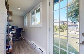 9-zimmer haus in der stadt in Scarborough, Kanada. C$1 381 000