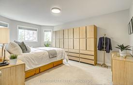 18-zimmer haus in der stadt in North York, Kanada. C$2 542 000