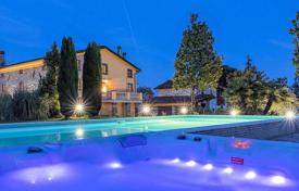 Villa – Capannori, Toskana, Italien. 920 000 €