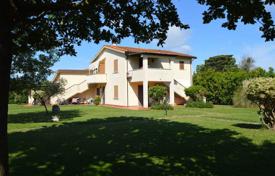 Grundstück in Livorno, Italien. 1 280 000 €
