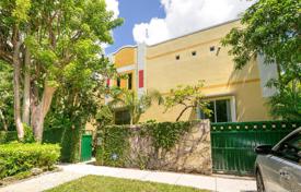 5-zimmer einfamilienhaus 367 m² in Miami, Vereinigte Staaten. $1 690 000