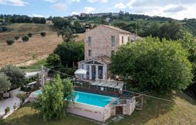8-zimmer villa 210 m² in Marche, Italien. 590 000 €