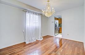 13-zimmer haus in der stadt in Scarborough, Kanada. C$1 453 000
