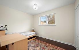 9-zimmer stadthaus in North York, Kanada. C$1 314 000