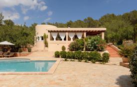 Villa – Ibiza, Balearen, Spanien. 6 600 €  pro Woche