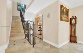 5-zimmer haus in der stadt 526 m² in Miami, Vereinigte Staaten. $1 999 000