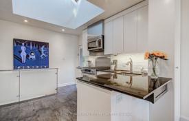 7-zimmer haus in der stadt in Etobicoke, Kanada. C$2 126 000