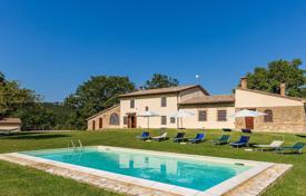Villa – Sarteano, Toskana, Italien. 1 070 000 €