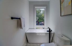 7-zimmer haus in der stadt in Scarborough, Kanada. C$1 803 000