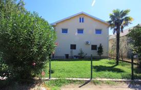 9-zimmer einfamilienhaus 234 m² in Doni Štoj, Montenegro. 280 000 €