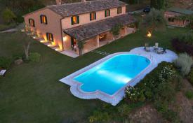 Villa – Urbino, Marche, Italien. 1 500 000 €
