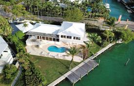 6-zimmer villa 439 m² in Miami, Vereinigte Staaten. $8 495 000