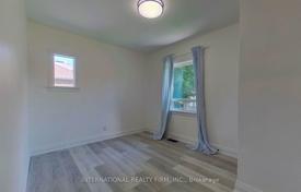 5-zimmer haus in der stadt in North York, Kanada. C$1 830 000