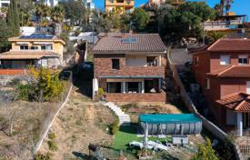 4-zimmer haus in der stadt 230 m² in Alella, Spanien. 680 000 €
