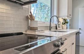 9-zimmer haus in der stadt in Scarborough, Kanada. C$1 854 000