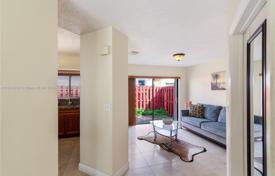 3-zimmer haus in der stadt 154 m² in Miami, Vereinigte Staaten. $630 000