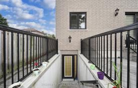 12-zimmer haus in der stadt in Scarborough, Kanada. C$2 422 000