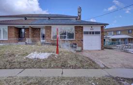 11-zimmer stadthaus in North York, Kanada. C$1 320 000